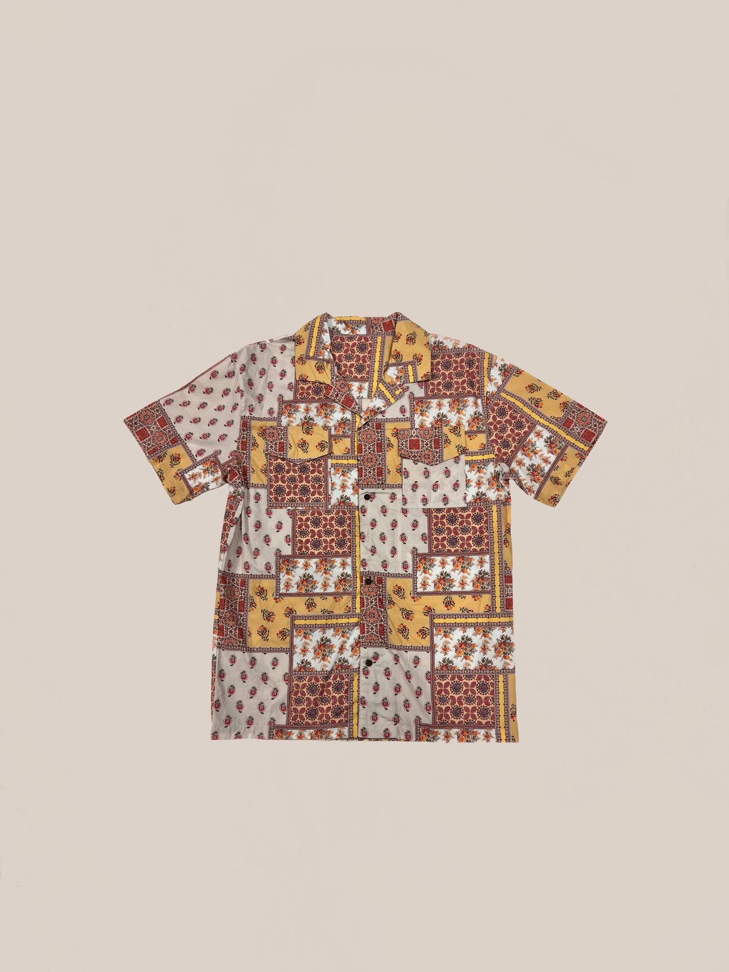 Patchwork camp shirt in 100% cotton, patterned with short sleeves on a beige background by Profound Sample 51 (Multi Patchwork Camp Shirt).